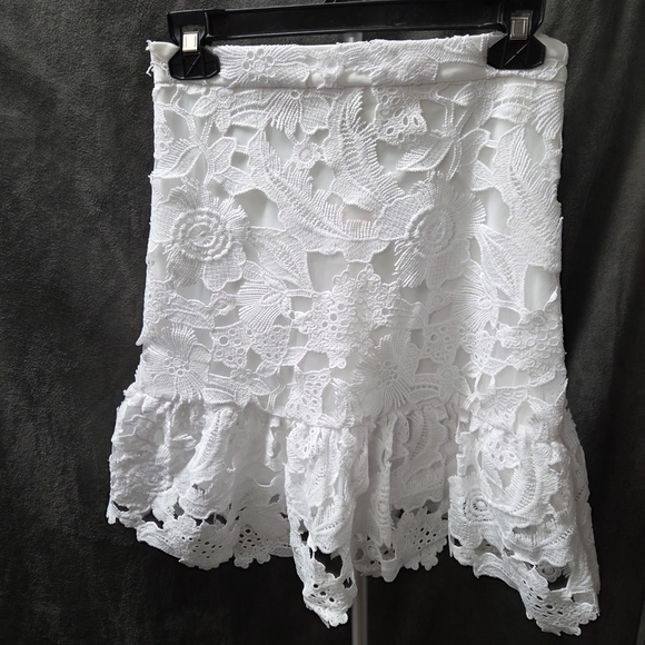 Versona Skirts Versona White Floral Lace Mini Skirt Poshmark — free download